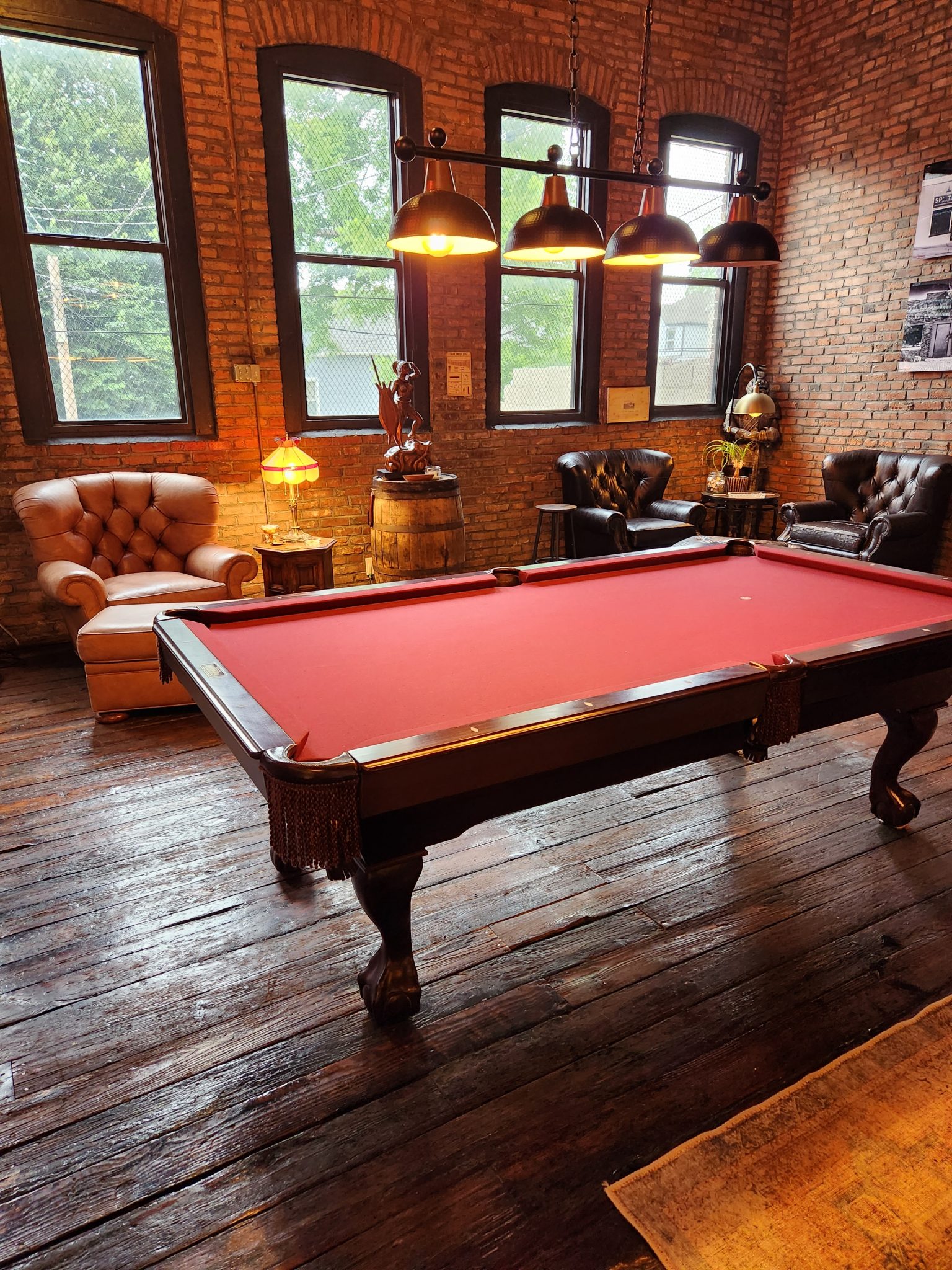 Lounge room with pool table