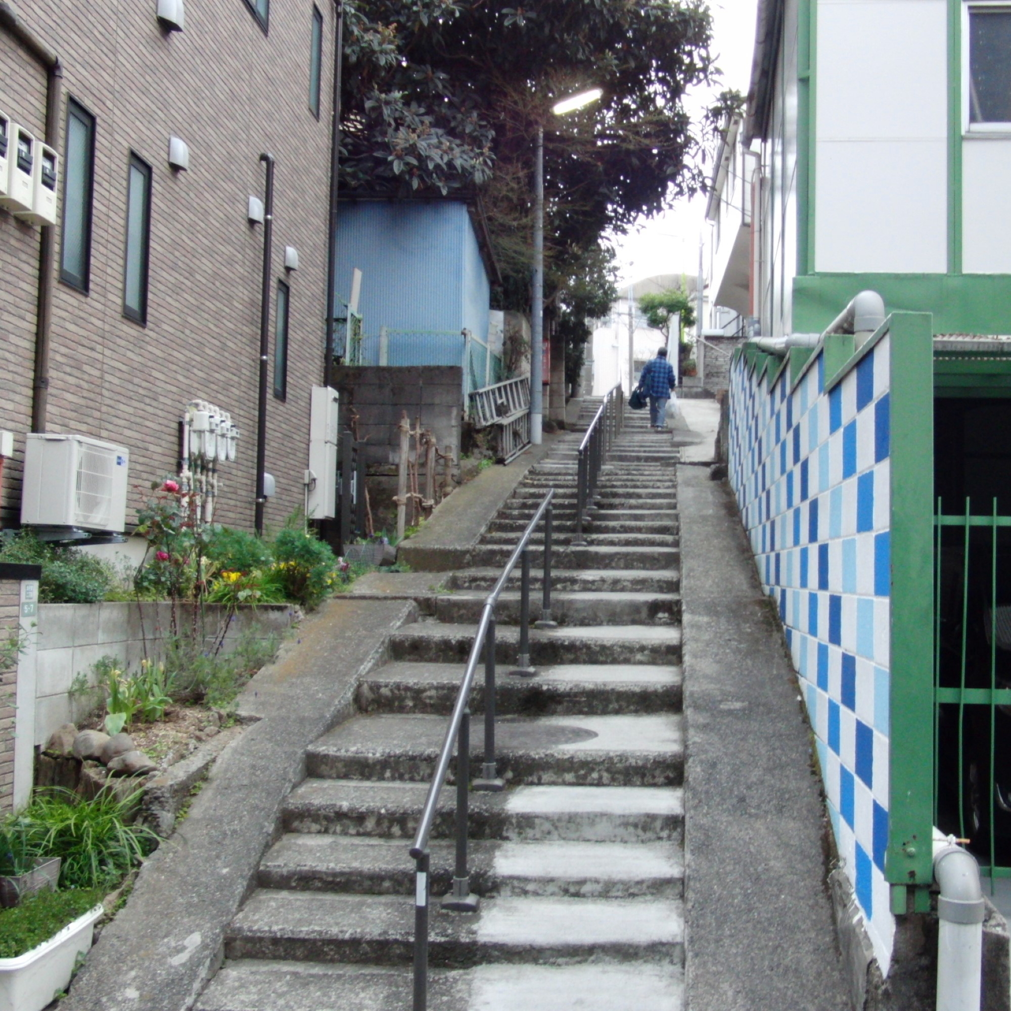 世田谷区三軒茶屋でみつけた階段　／　Stairs found in Sangenjaya, Setagaya-ku