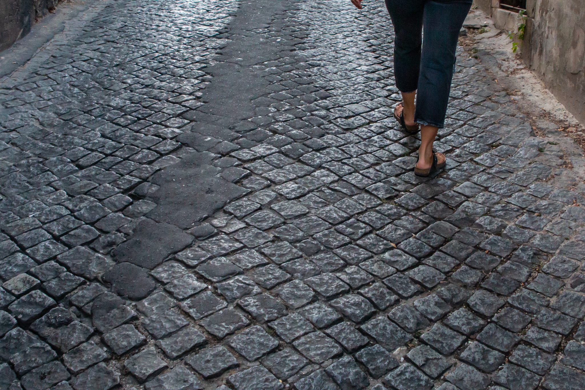 Walking on Lisbon's sidewalk - A andar na calçada de Lisboa
