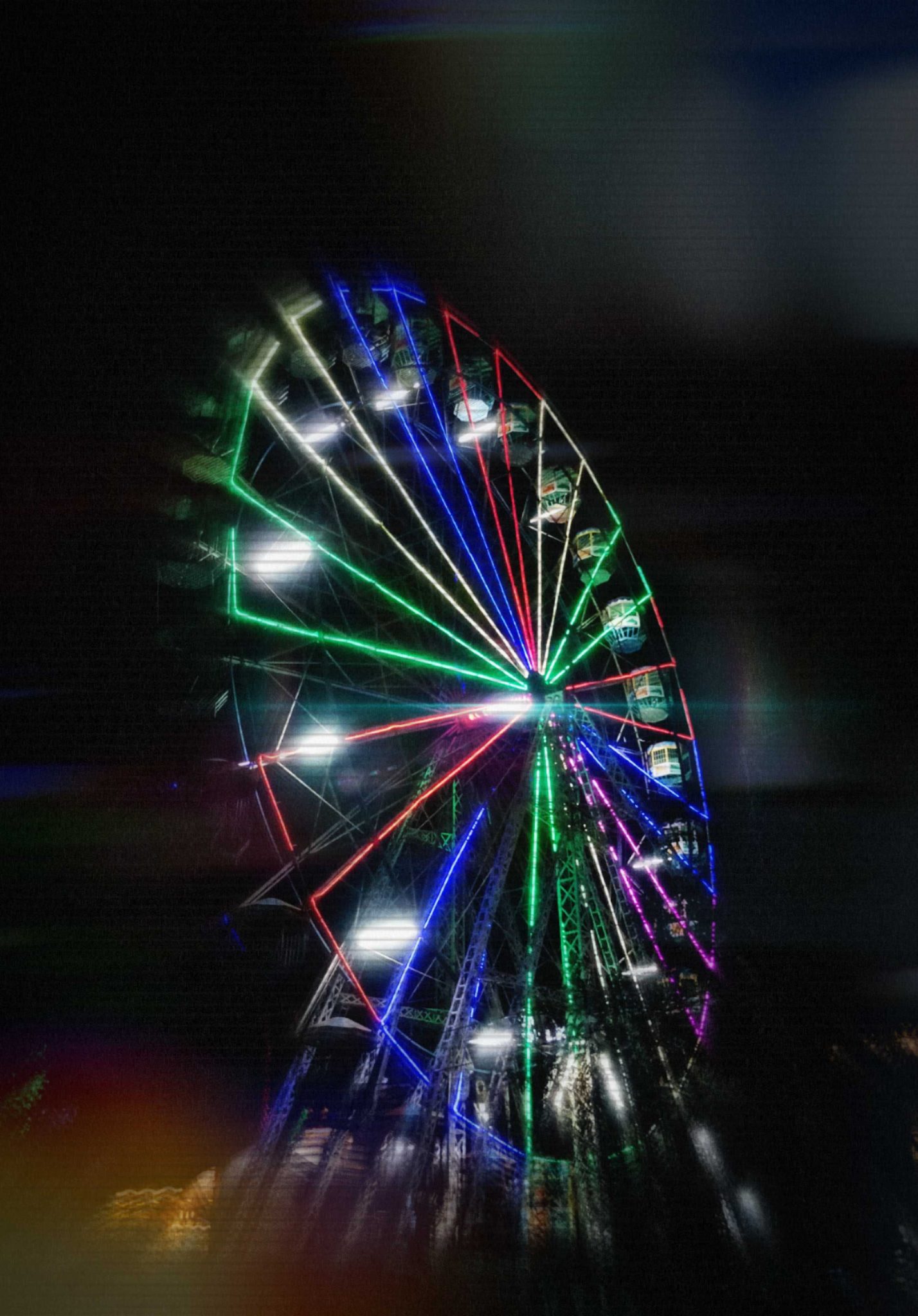 Ferris wheel in night time