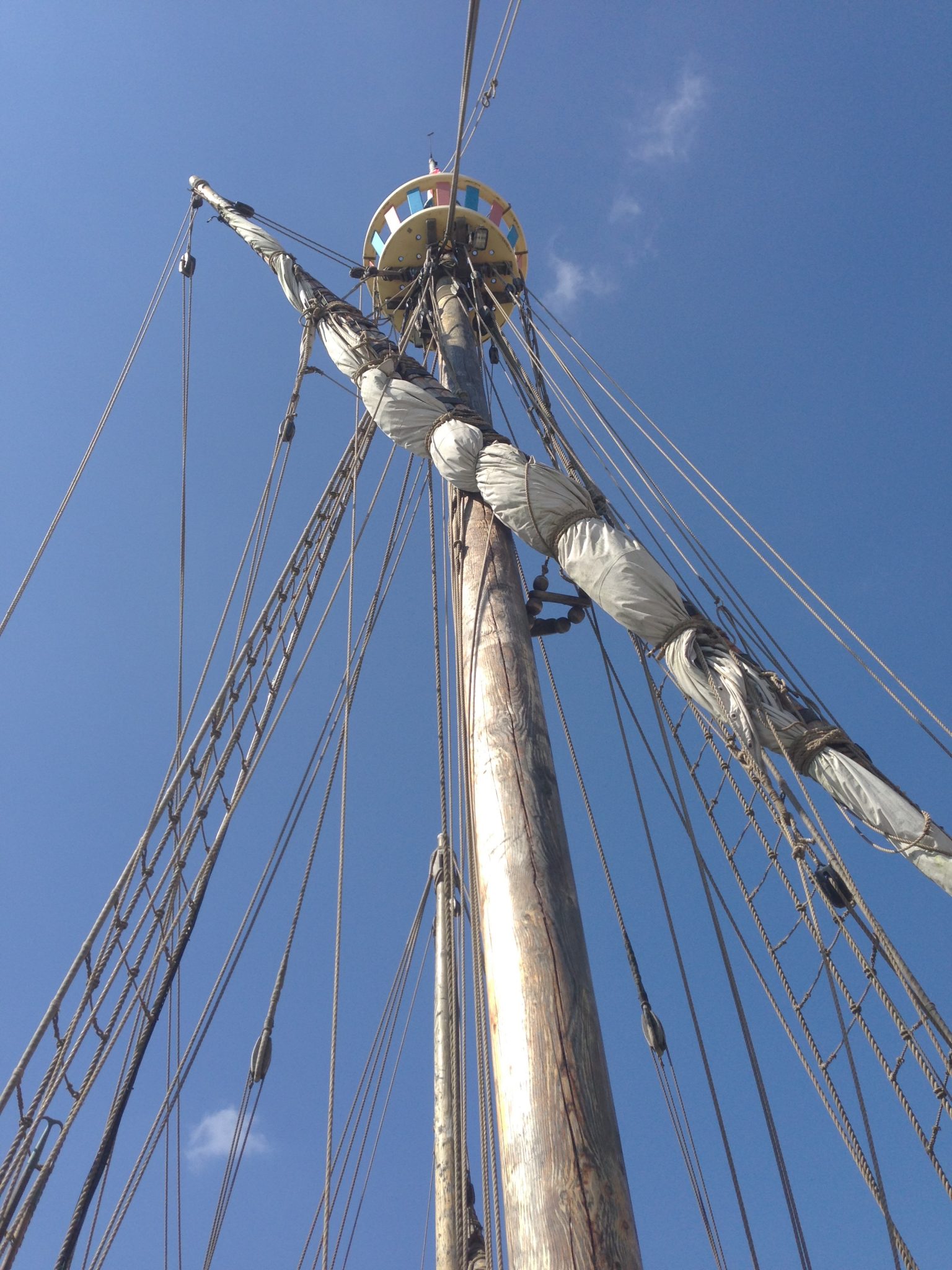 Sailing ship - main mast and rigging