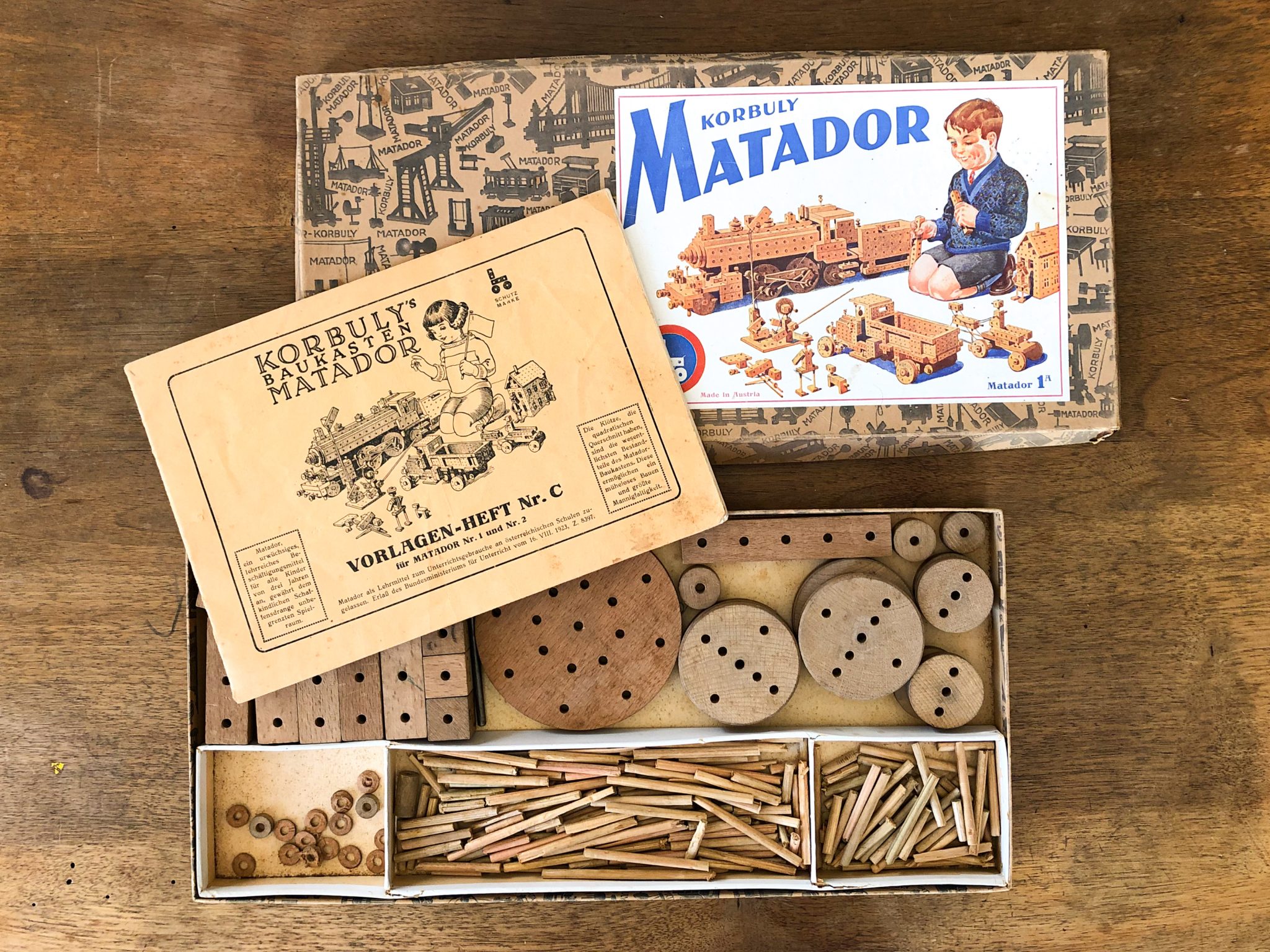 Old wooden construction kit for children