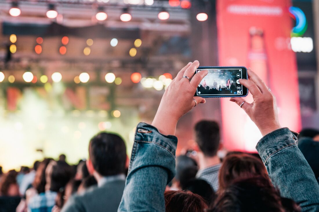 Concert Festival Smartphone