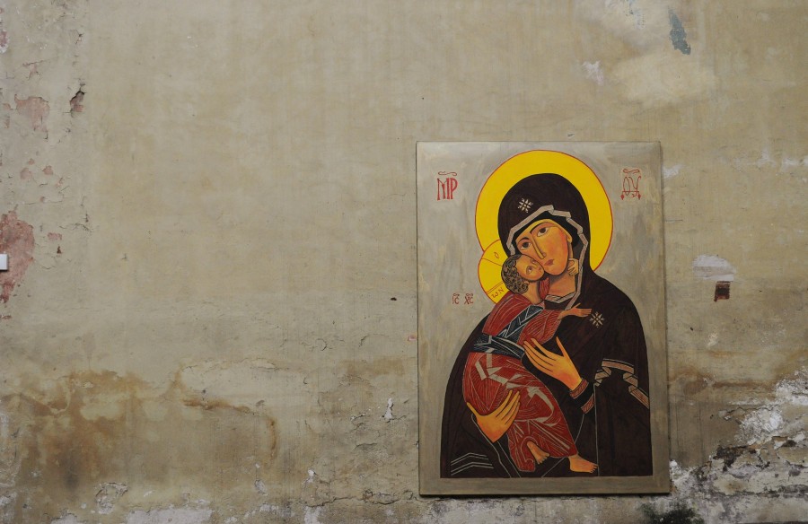 Maria and Jesus mural
