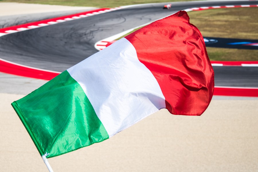 Italian flag at race