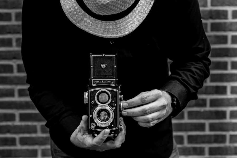 Taking a picture with a TLR