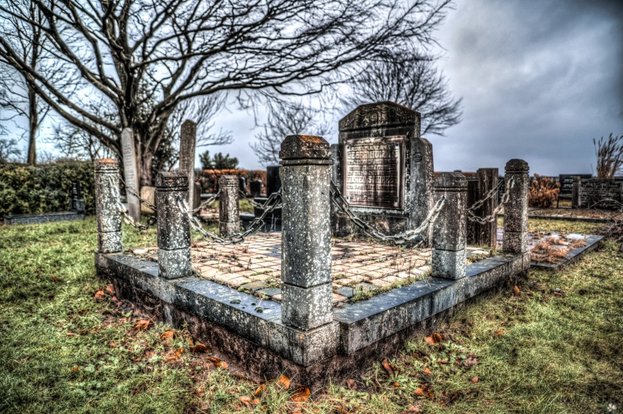 Old grave in HDR