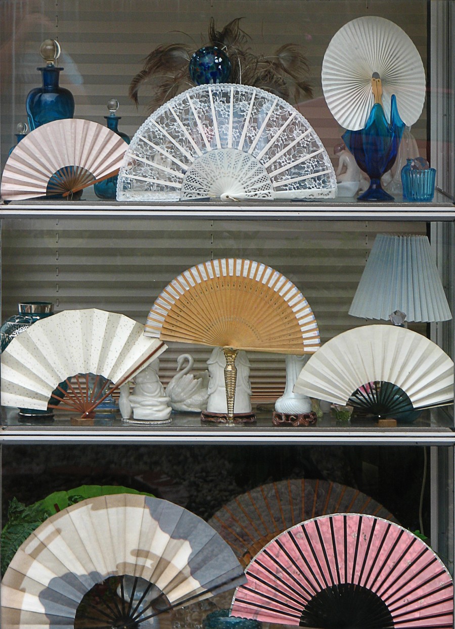 display with fans