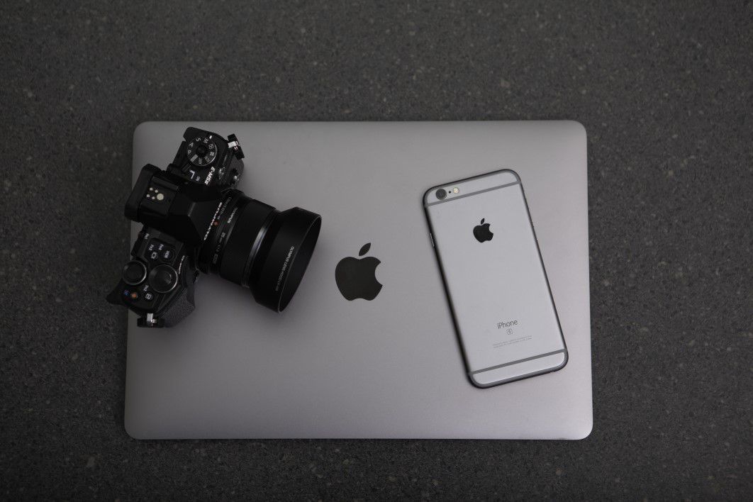Black Camera iPhone Mac