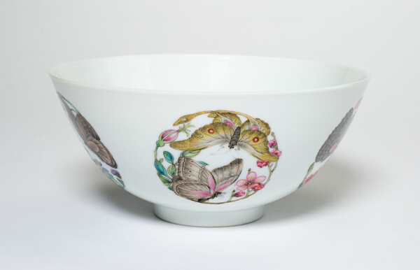Bowl with Medallionsof Butterflies, Peonies, Chrysanthemums, Peaches, Plums and Orchidsf Butterflies