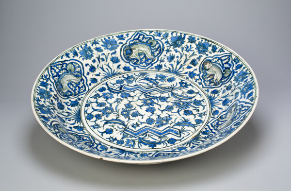 Blue and White Dish with Floral and Animal Decoration