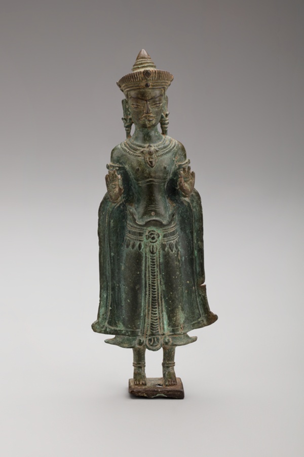 Crowned Buddha with Hands in Gesture of Teaching (Vitarkamudra)