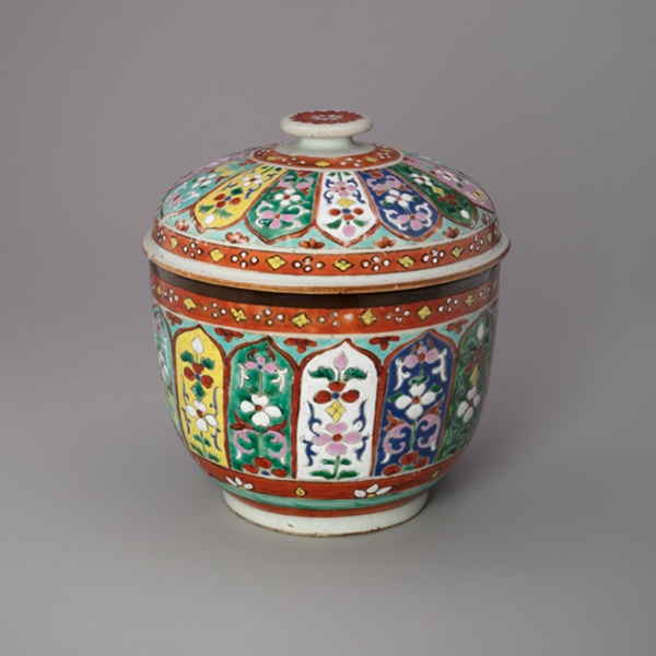 Bencharong (Five-Colored) Ware Covered Jar