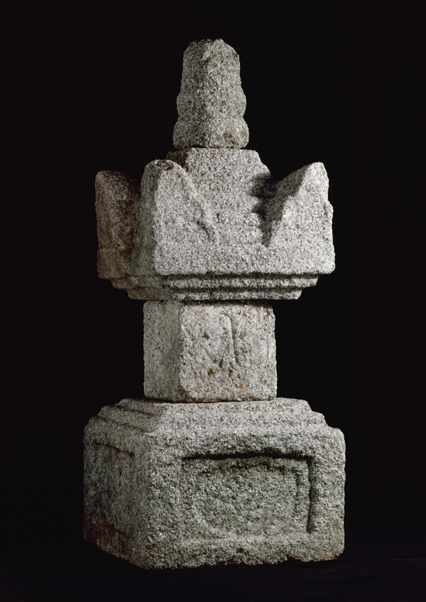Buddhist Tower in Form of a Pagoda (Hokyointo)