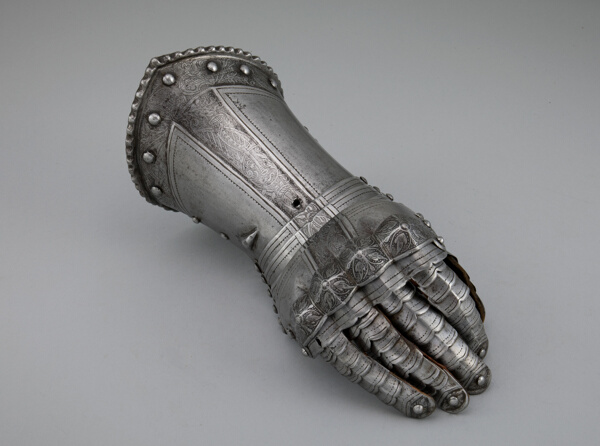 Fingered Gauntlet for the Right Hand