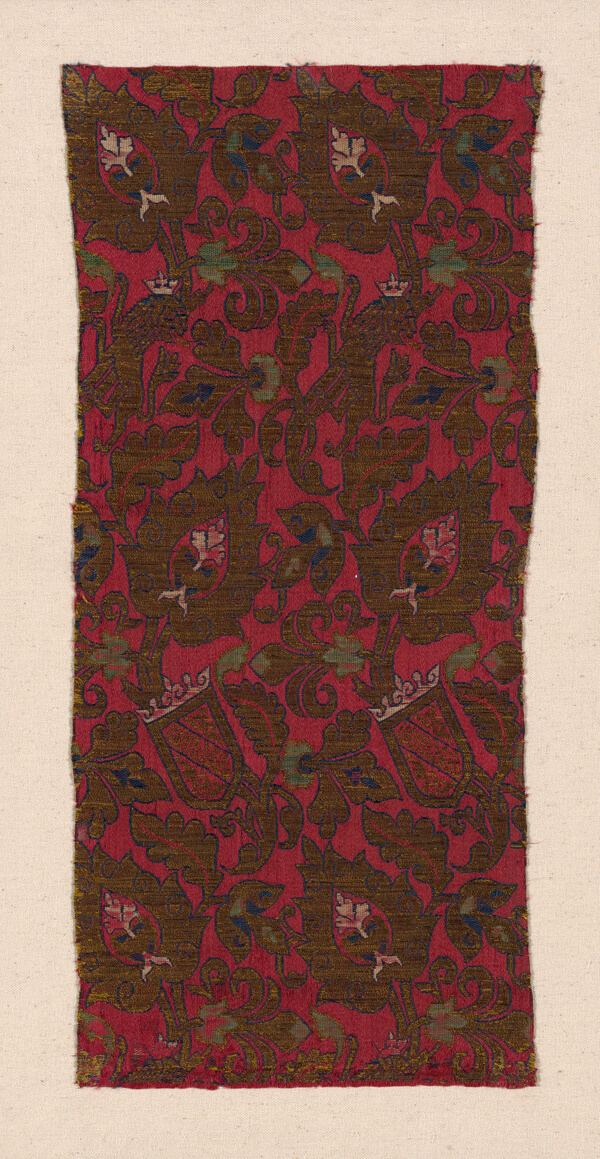 Textile Fragment with the Nasrid Coat of Arms