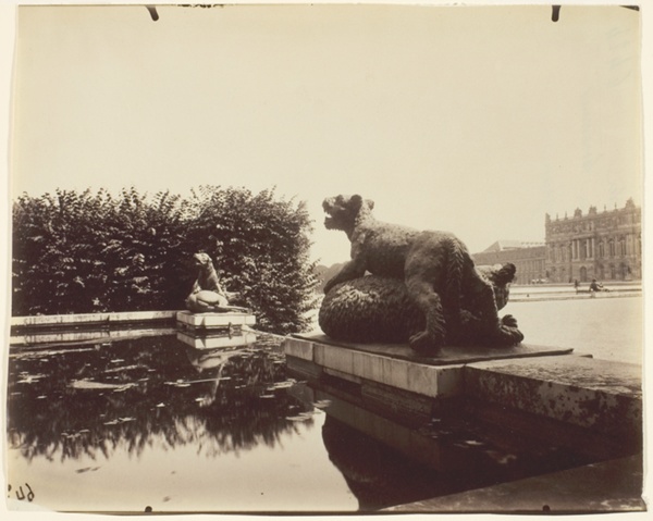 Versailles, Fontaine du Point du Jour, (Tigre Terrassant un Ours par Houzeau)