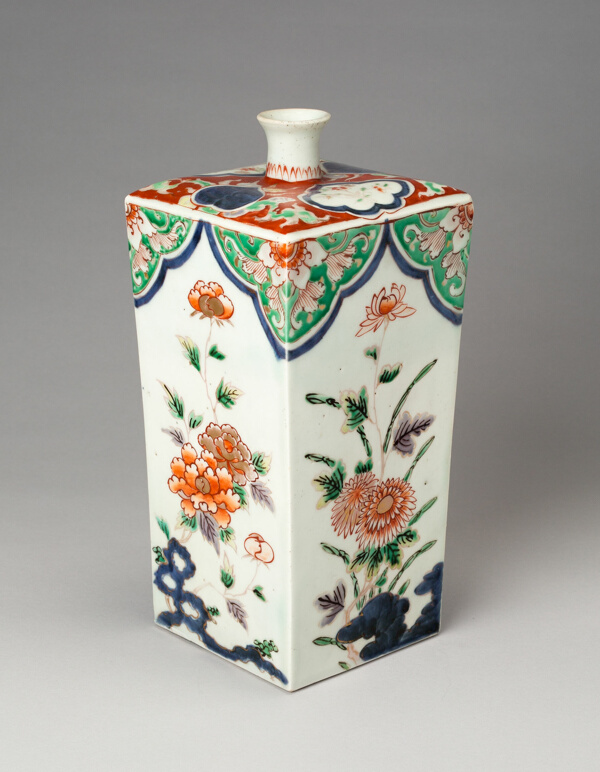 Imari-Style Hizen Ware Quadrangular Vase
