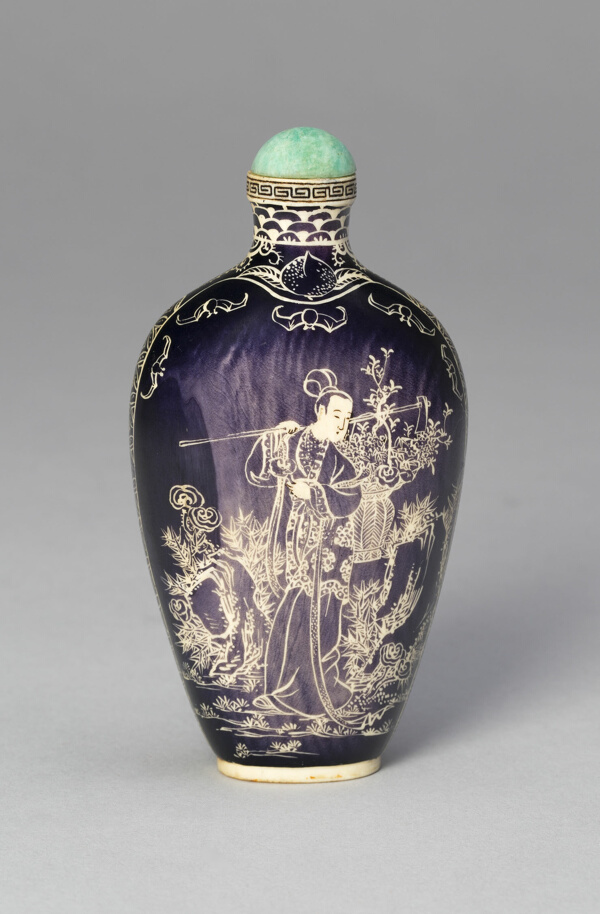 Snuff Bottle with the Immortal Magu Carrying a Basket of Flowers