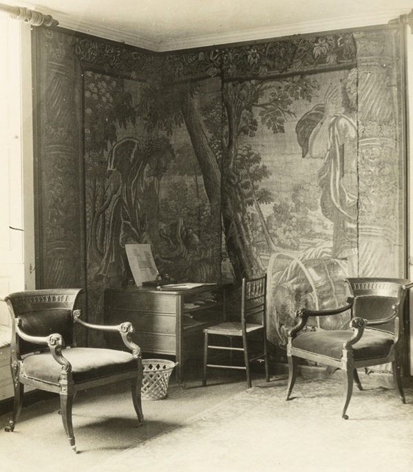 Kelmscott Manor: In the Tapestry Room