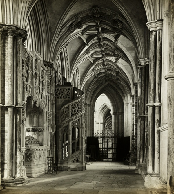 Ely Cathedral: North Choir Aisle to West