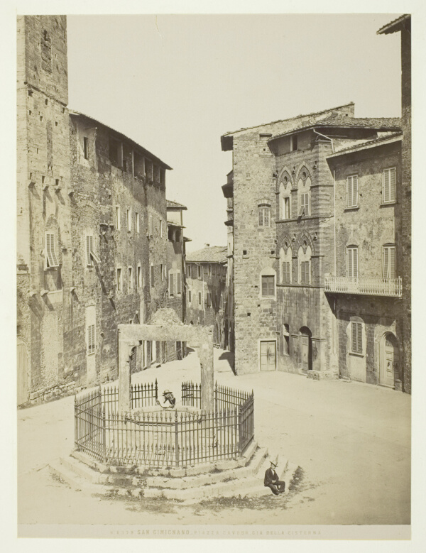 San Gimignano, Piazza Cavour cis della cisterna