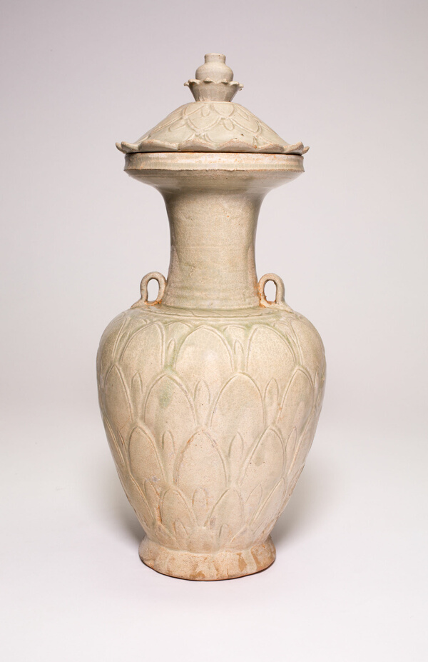 Covered Vase with Lotus Petals Decoration