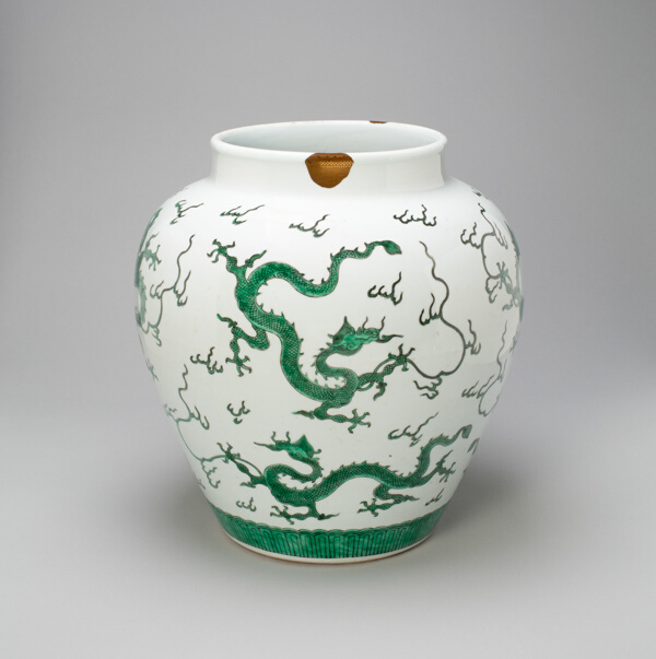 Jar with Dragons