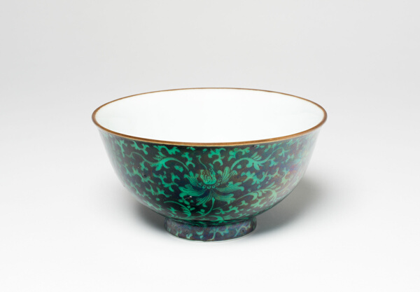 Green and Black-Enameled 'Lotus' Bowl