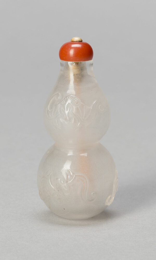 Gourd-Shaped Snuff Bottle with Bats