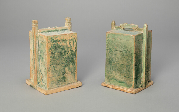 Miniature Stacked Boxes Simulating Food Containers (Mingqi)
